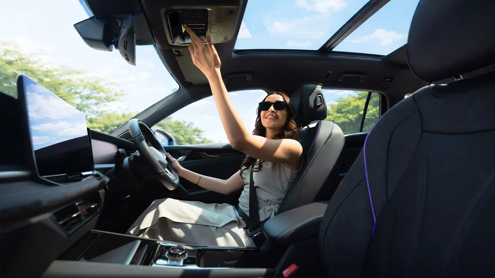 Tayron R-Line Features