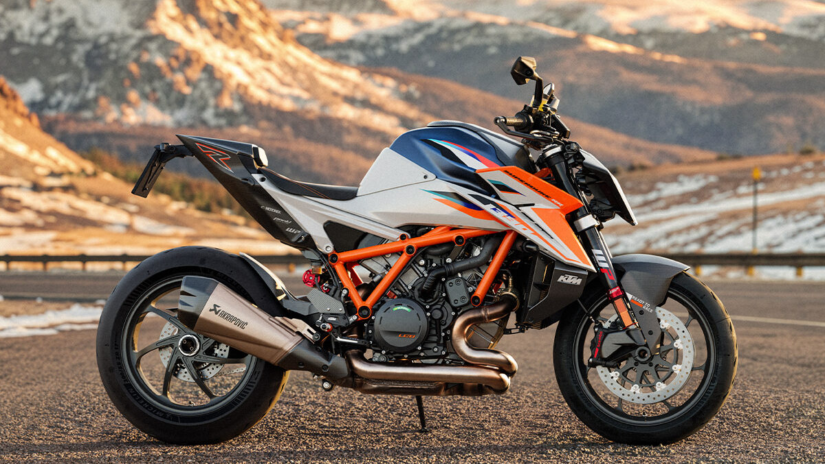 KTM 1390 Super Duke rr Side Profile