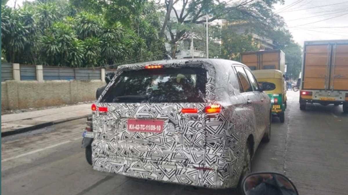 Toyota Innova hycross Facelift Rear