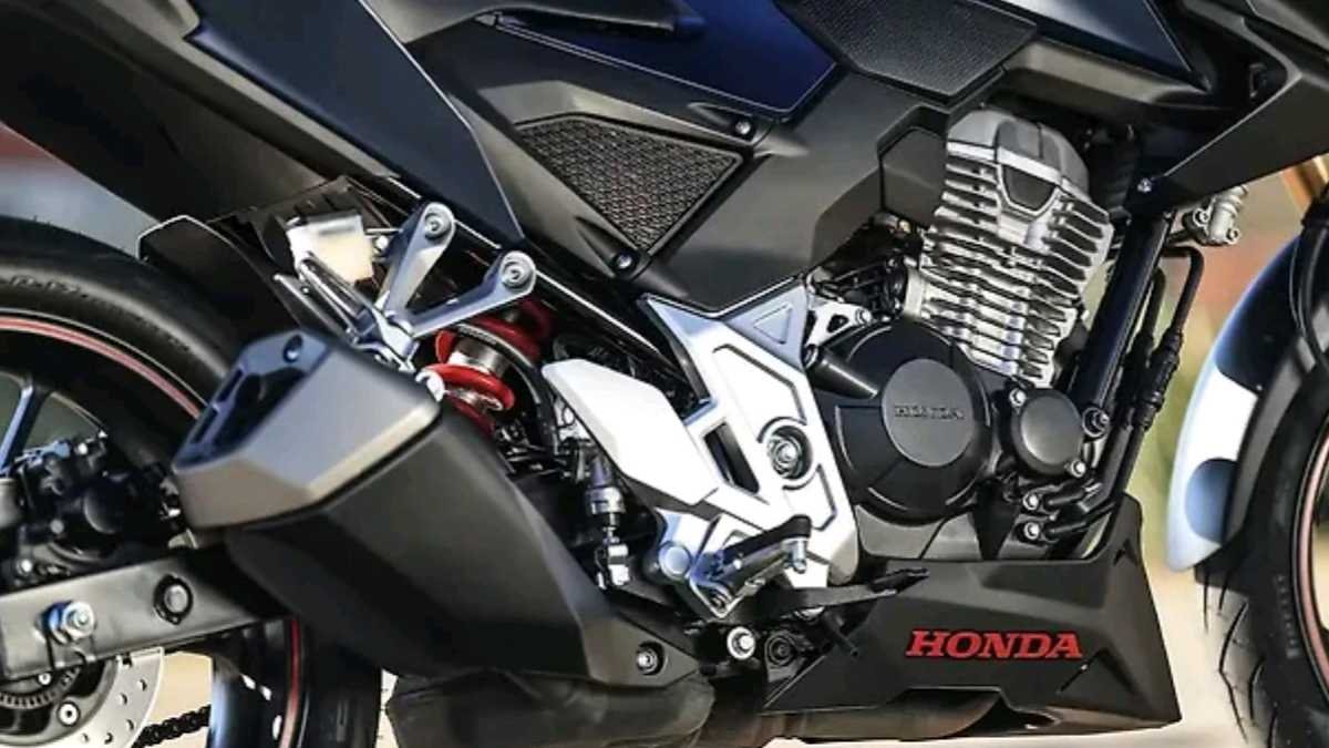 2027 Honda CB300F Twister Engine Right Side
