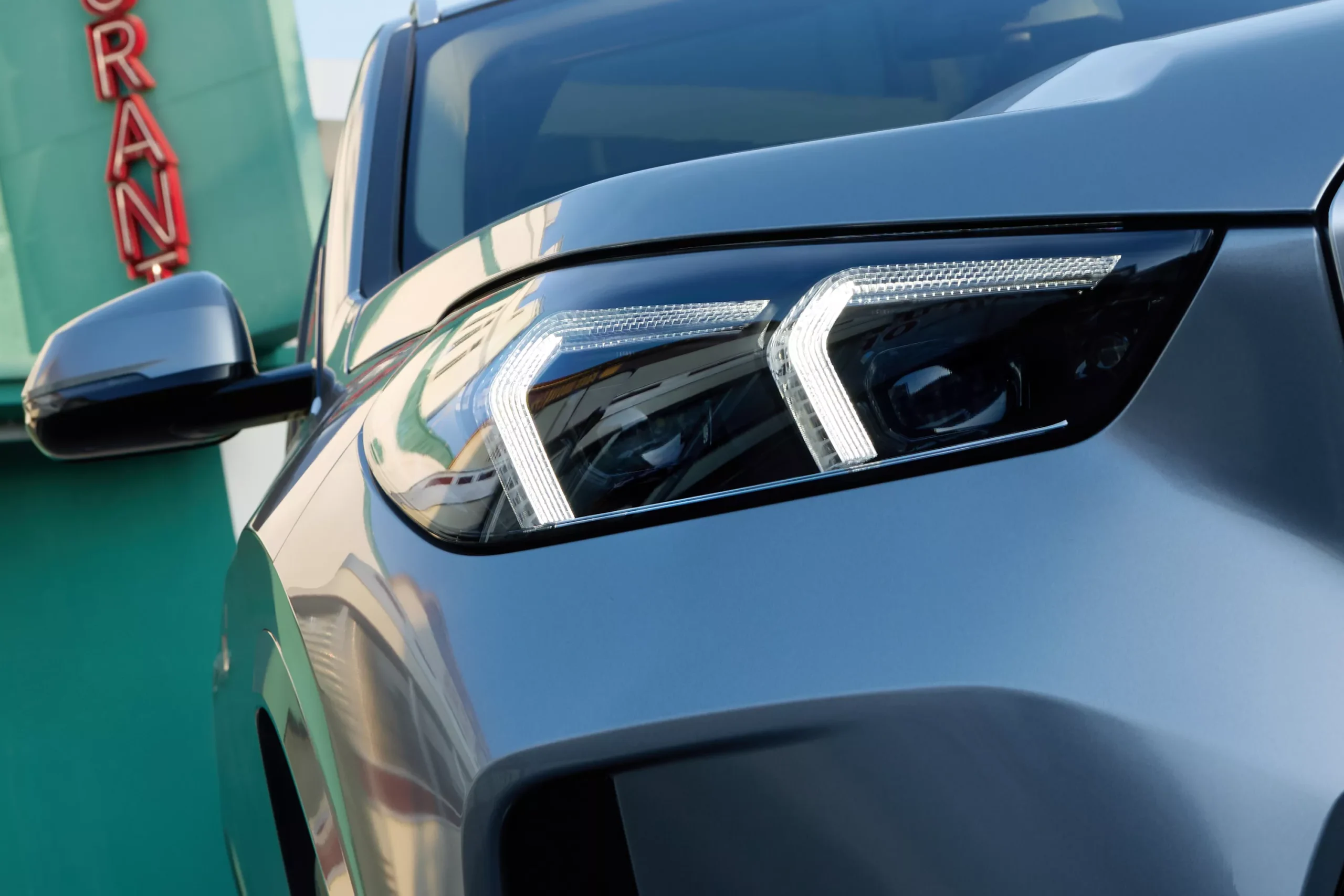 BMW X1 LWB Lights