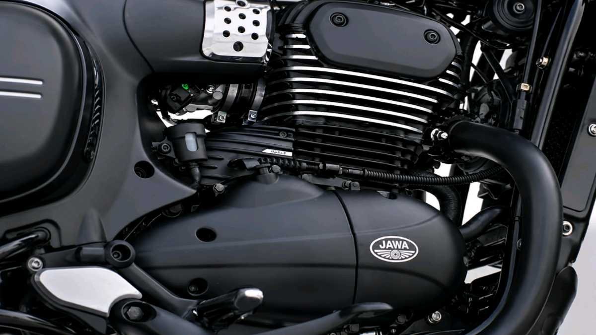 Jawa 42 Bobber All Star Engine