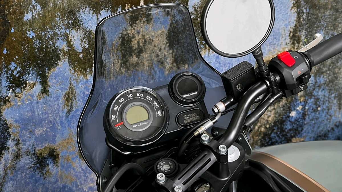Royal Enfield Himalayan 440 Centre Console